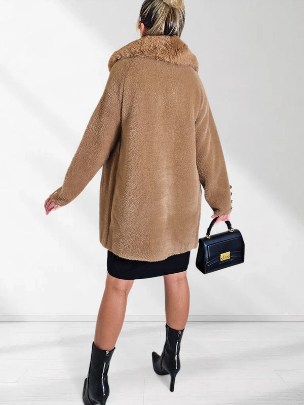 Emily Golden button coat Beige