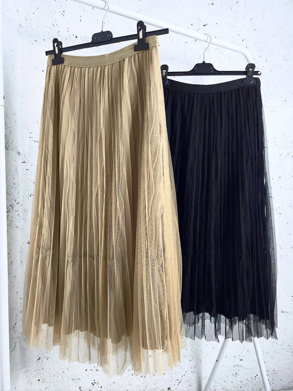 Dara Black structured detail Pleated tulle skirt