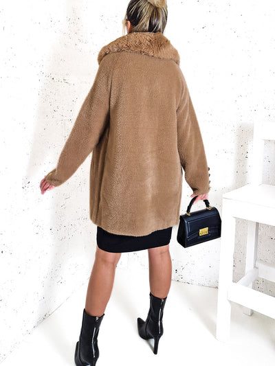 Emily Golden button coat Beige